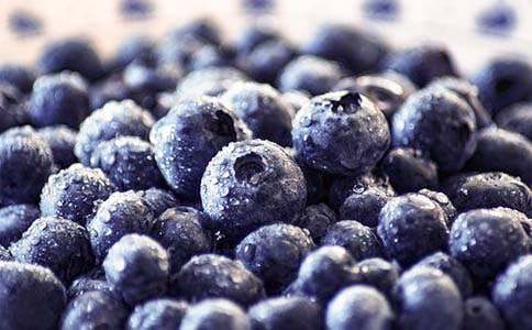 蓝莓干怎么吃功效好 蓝莓干的吃法大全